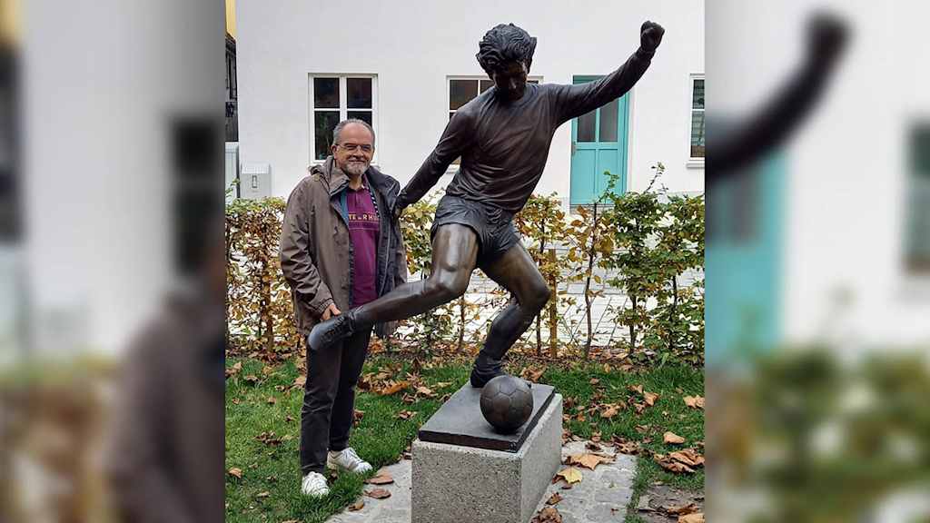 Olivier in Nördlingen at the Gerd-Müller-Platz.