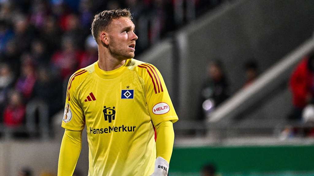 Daniel Peretz trägt das Trikot des Hamburger SV.