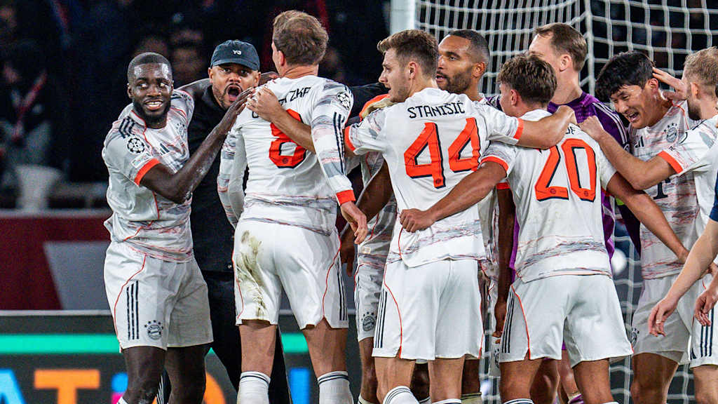 Vincent Kompany und sein Team freuen sich über den 2:1-Sieg in Paris