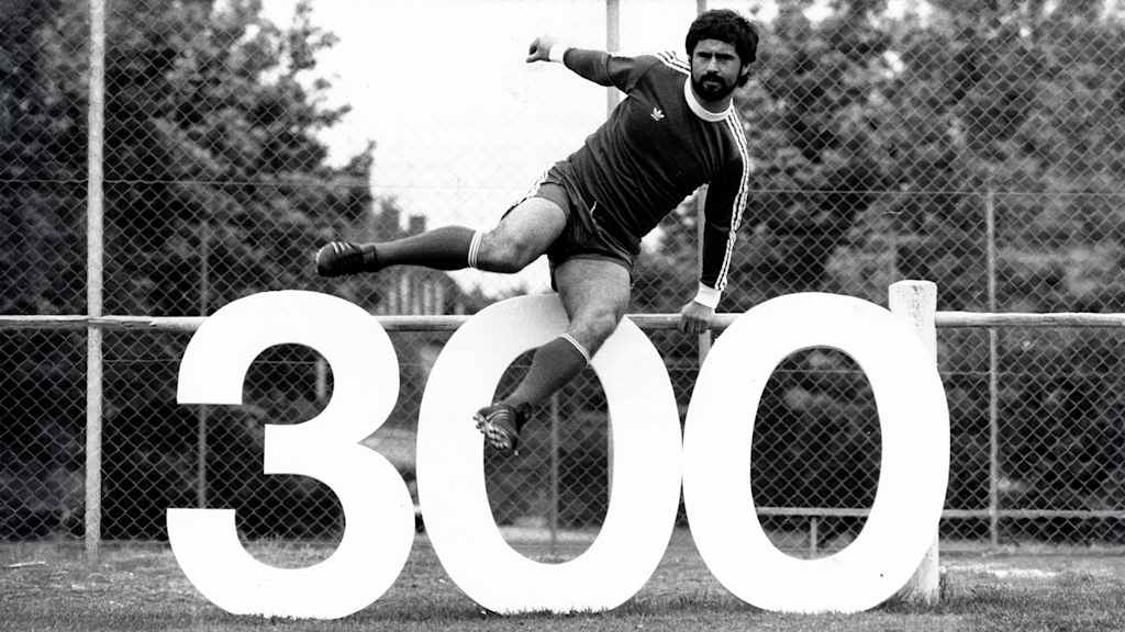 Nächste Hürde genommen: Gerd Müller 1976 kurz vor seinem 300. Bundesligator.