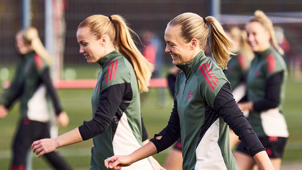 Magdalena Eriksson und Glódís Perla Viggósdóttir während des Abschlusstrainings vor dem Duell mit Arsenal.
