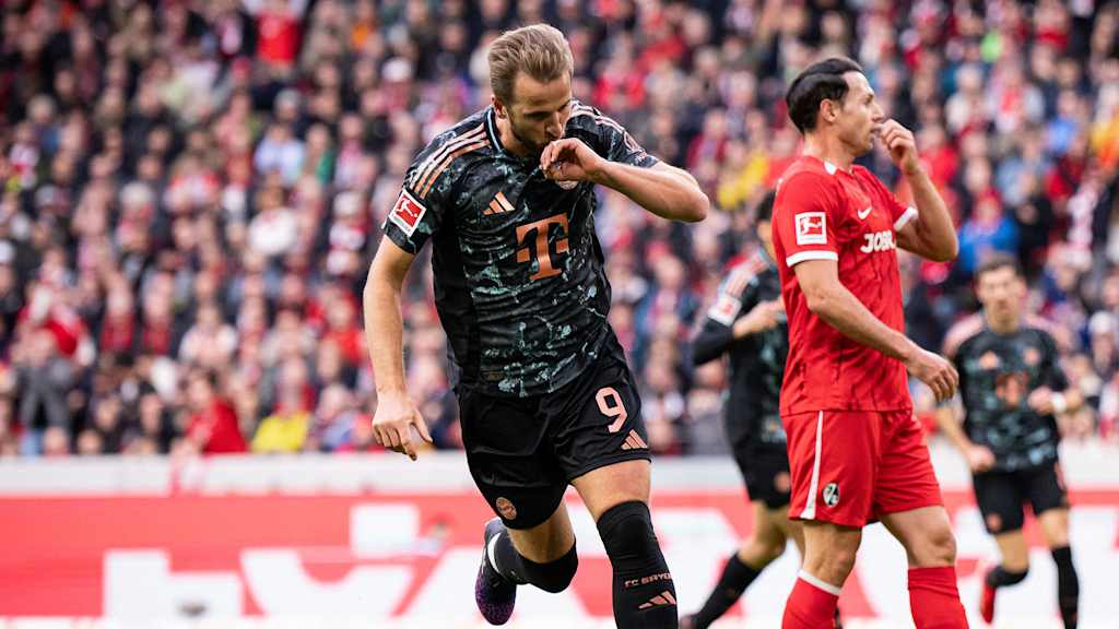 Harry Kane celebrates