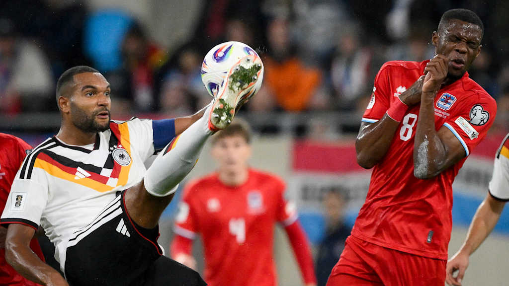 Jonathan Tah spielt den Ball im Länderspiel Deutschland gegen Luxemburg