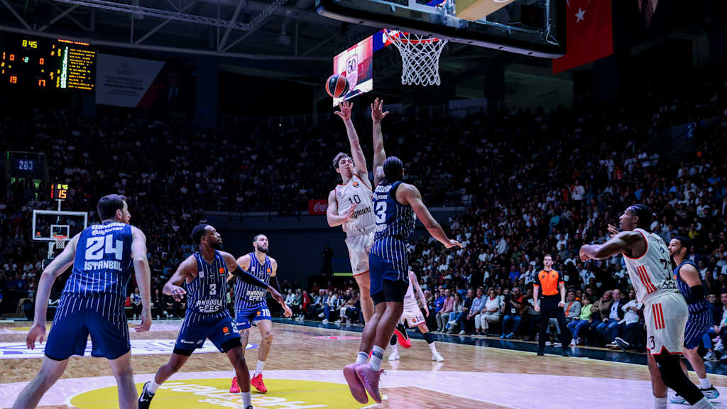 Justinian Jessup mit einem Dunk-Versuch