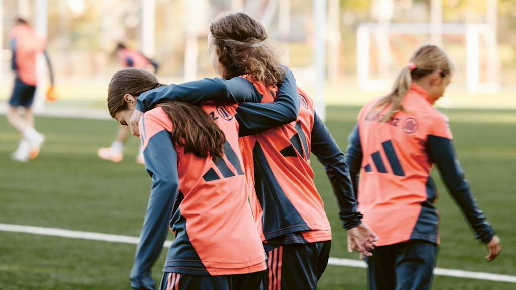 Nachwuchsspielerinnen des FC Bayerns im Training