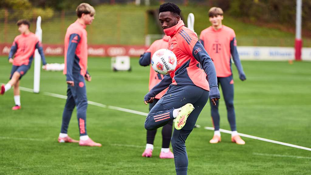 Alphonso Davies Training FC Bayern