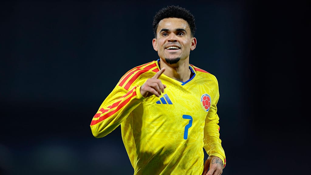 Luis Diaz bejubelt ein Tor im Trikot der kolumbianischen Nationalmannschaft