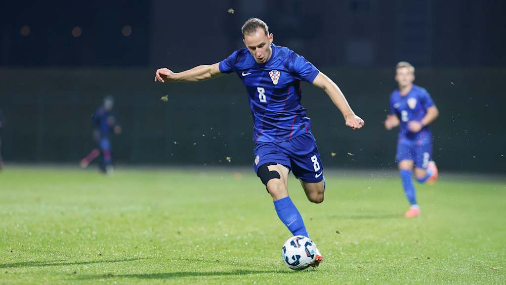 Lovro Zvonarek bei einem Schussversuch.