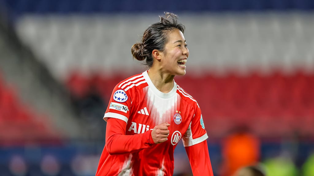 Momoko Tanikawa bejubelt ihren Treffer in Paris.