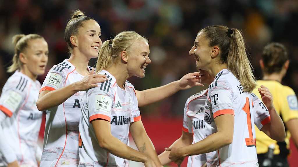 Pernille Harder bejubelt ihr Tor gegen den 1. FC Nürnberg.