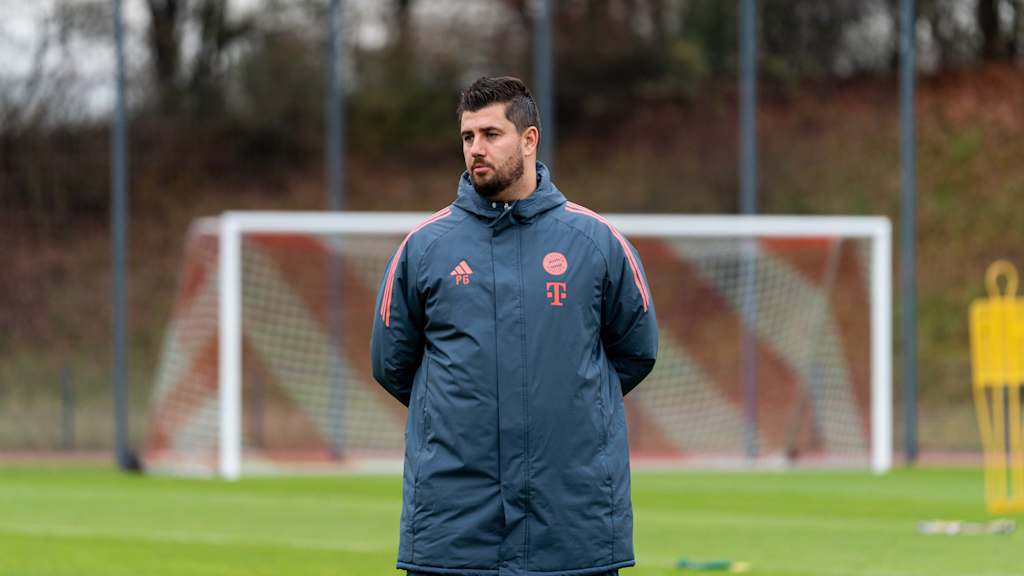 Peter Gaydarov im Training der FC Bayern U19.