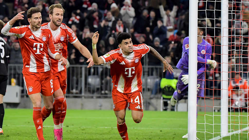 Luis Diaz bejubelt das Tor zum 2:1 im Bundesliga-Heimspiel des FC Bayern gegen den FC St. Pauli.