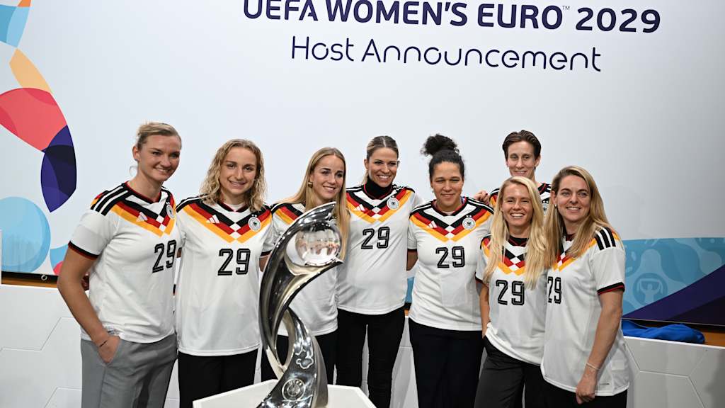 Die Europameisterschaft der Frauen 2029 findet in Deutshland statt. In Nyon waren unter anderem Giulia Gwinn und Melanie Leupolz vor Ort.