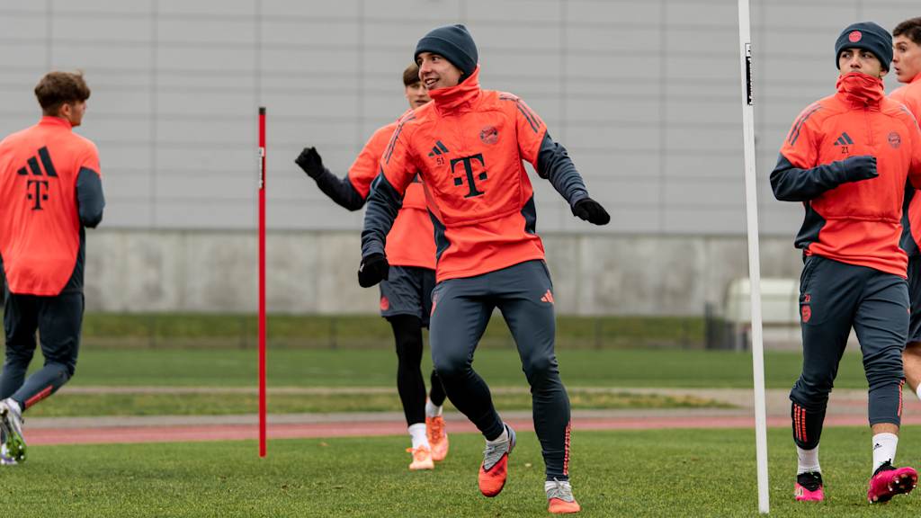 Bogdan Olychenko im Training der FC Bayern U19.