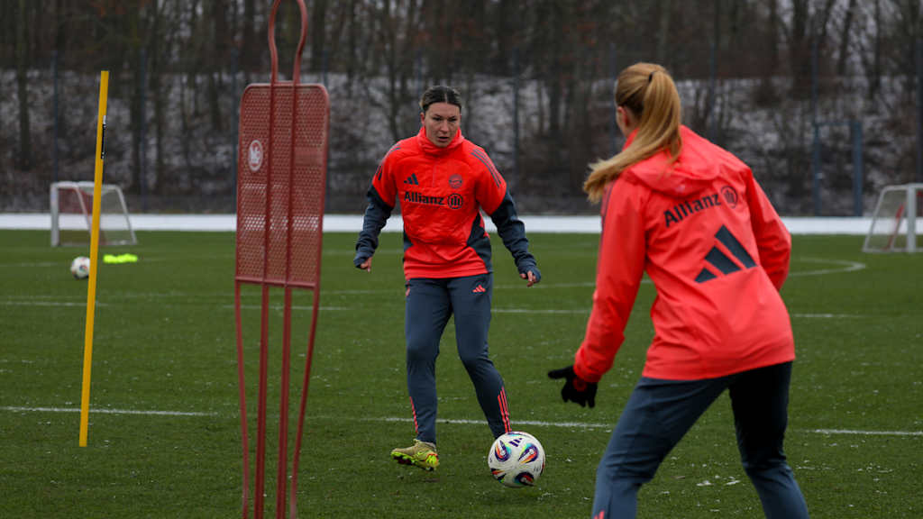 Barbara Dunst im Training der FC Bayern Frauen.