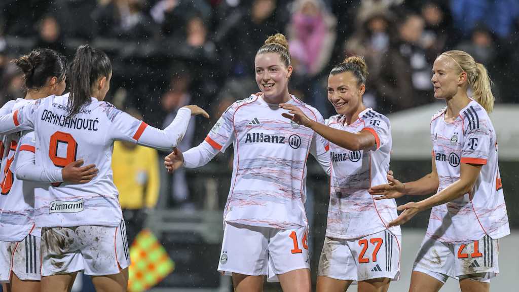 Alara und ihre Kolleginnen bejubeln den Sieg in Frankfurt.