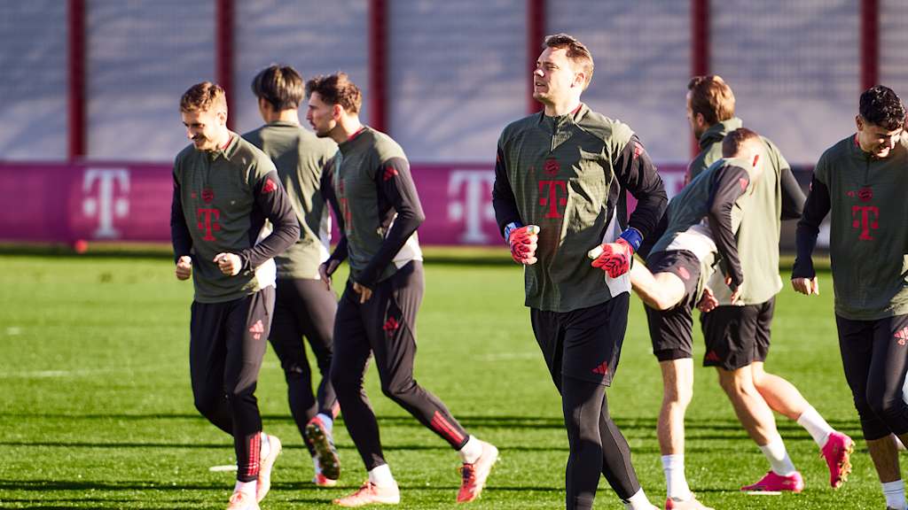 Manuel Neuer und Teamkollegen beim Anschwitzen vor dem Champions League-Spiel gegen Sporting