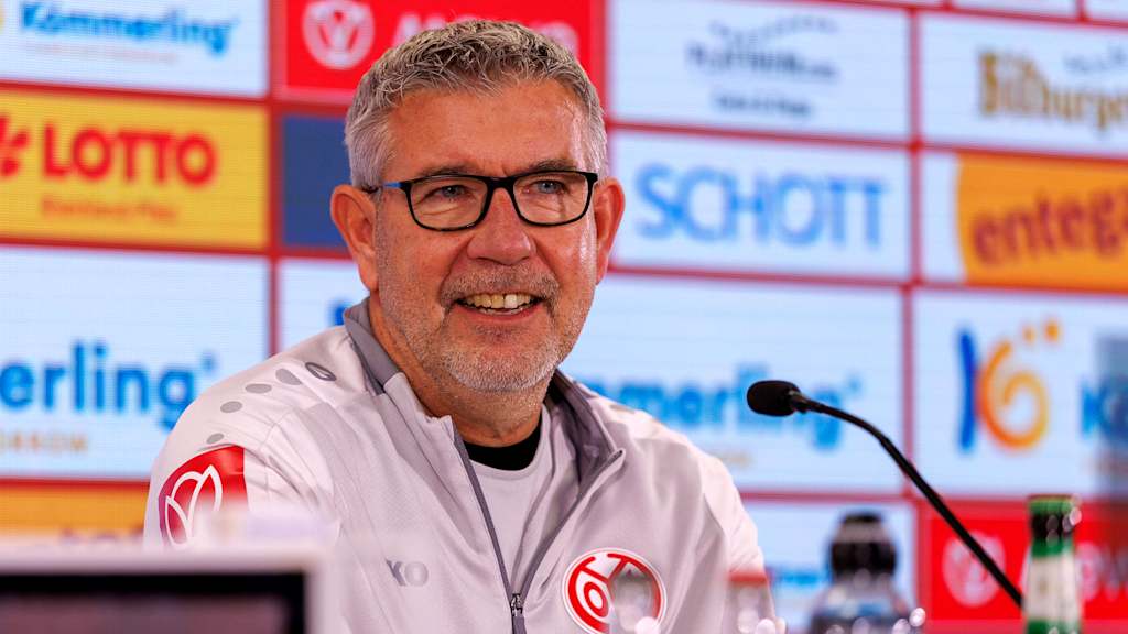 Urs Fischer at the press conference to unveil him as Mainz's new head coach.