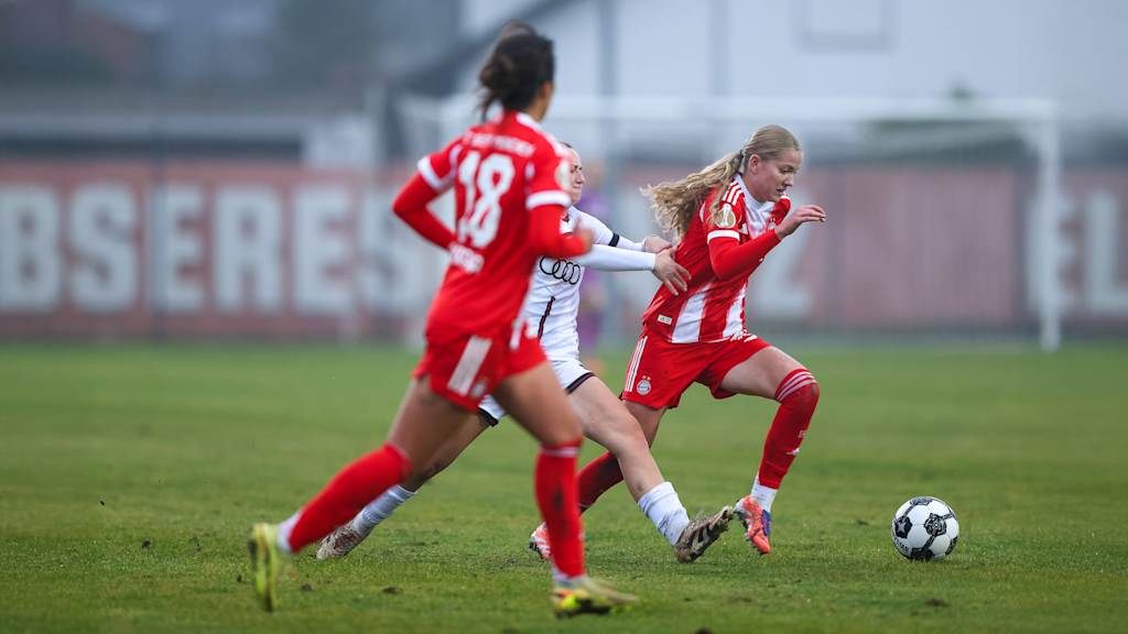 Marie Gmeineder bei ihren Debüt für die FC Bayern Frauen.