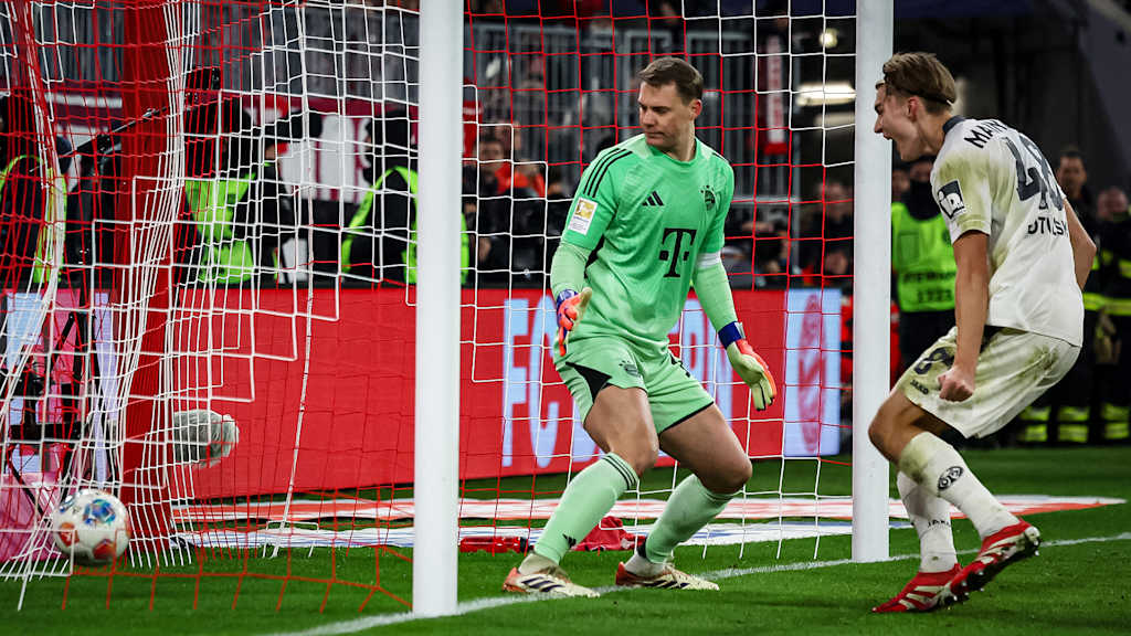 Kacper Potulski trifft zum 1:1-Ausgleich während des Bundesliga-Heimspiels des FC Bayern gegen den 1. FSV Mainz 05