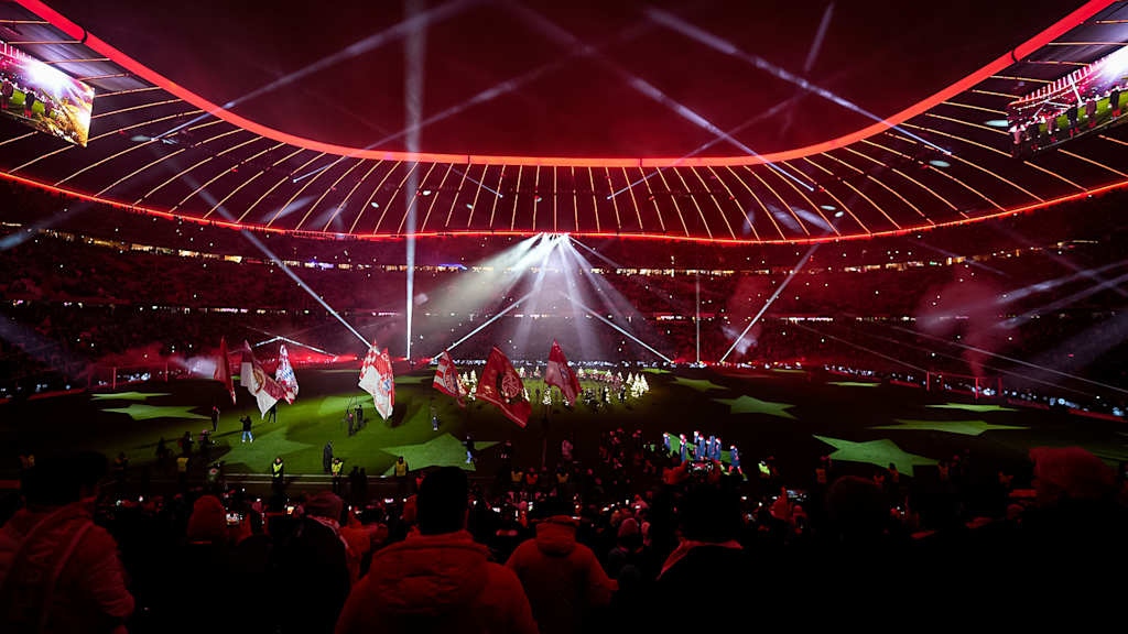 Weihnachtliche Stimmung in der Allianz Arena nach dem Heimspiel des FC Bayern gegen den 1. FSV Mainz 05 in der Bundesliga