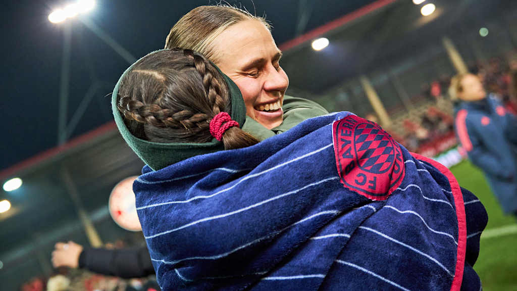 Freude pur bei Klara Bühl nach dem Viertelfinaleinzug in der Champions League.