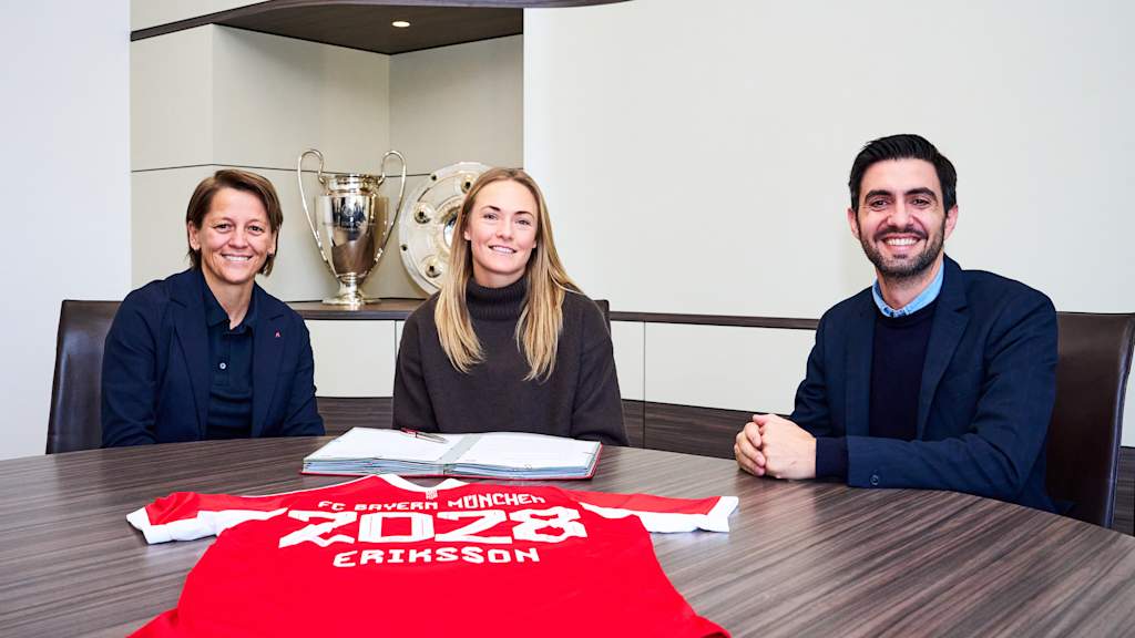 Magdalena Eriksson bei der Vertragsverlängerung an der Säbener Straße.