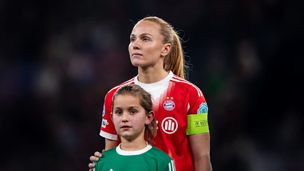 Glódís Viggósdóttir trägt die Kapitänsbinde der FC Bayern Frauen.