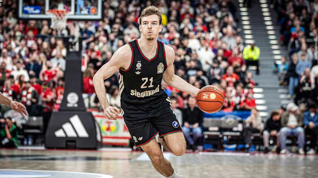 Justus Hollatz Dribbling