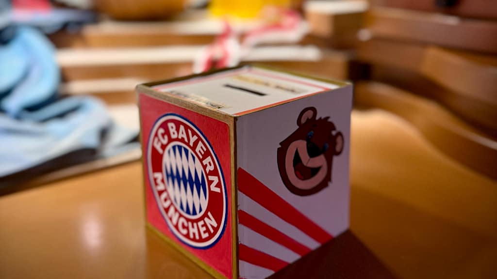 FC Bayern-Adventskalender im Spielfeld-Design