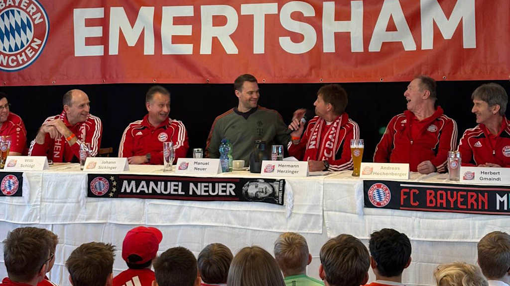 Manuel Neuer beim Fanclubbesuch