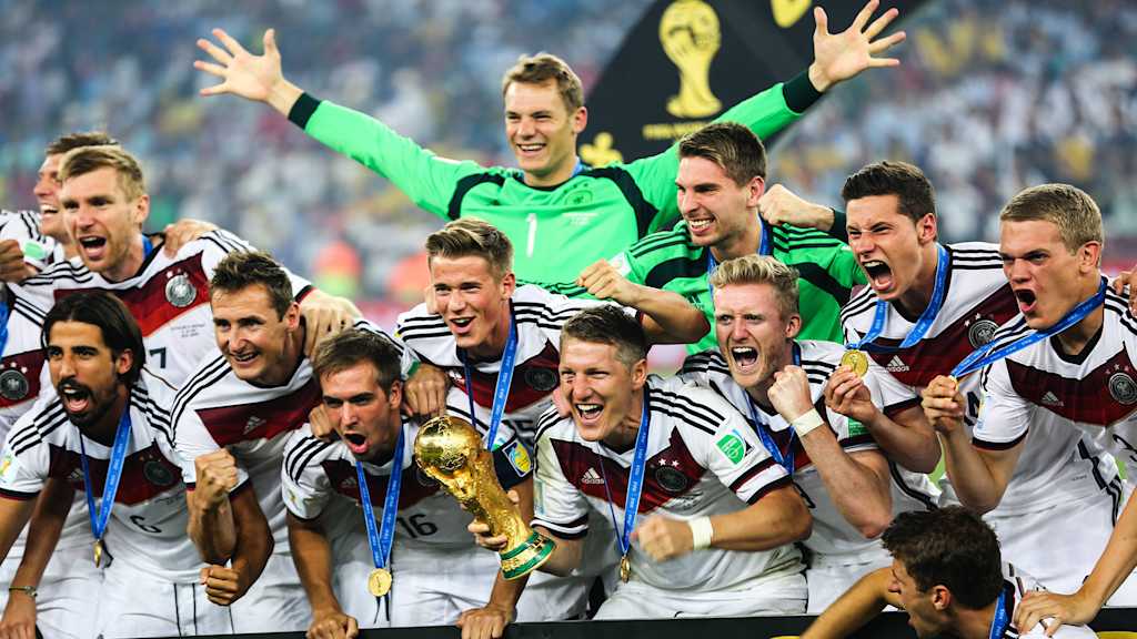 Der Pokal und möglichst viele Bayern-Weltmeister: Daumendrücken für eine Fortsetzung!