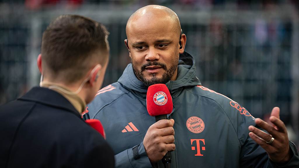 Vincent Kompany im Interview beim Testspiel FC Bayern gegen Salzburg