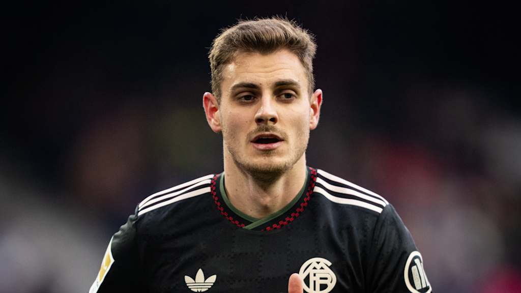 Josip Stanisic im Spiel beim FC Red Bull Salzburg