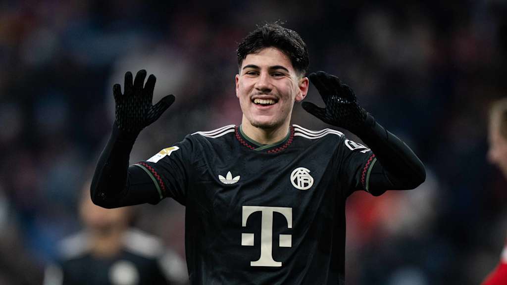 Felipe Chávez bejubelt sein Tor gegen Salzburg.