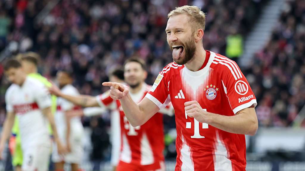 Konrad Laimer sticks out his tongue while celebrating his goal to make it 1–0 in FC Bayern's Bundesliga game at VfB Stuttgart.