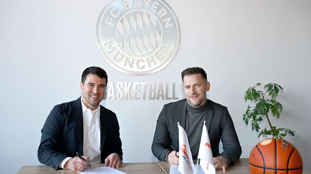 FCBB-Geschäftsführer Adrian Sarmiento und sonnenklar.TV-Geschäftsführer Kristijan Schellinger