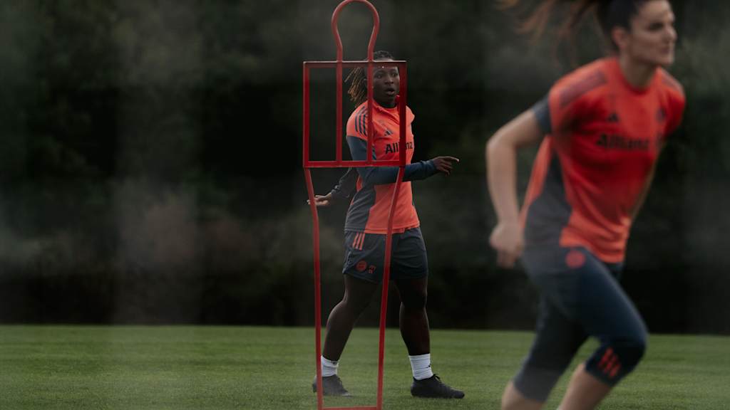 Bernadette Amani während einer Trainingseinheit der FC Bayern Frauen.