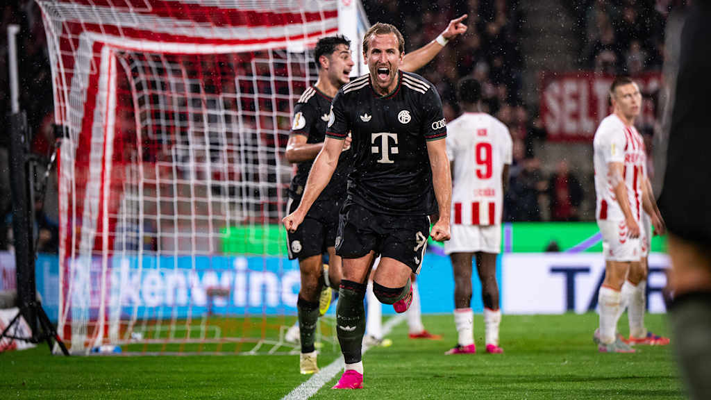 Harry Kane bejubelt sein Tor zum 3:1 im DFB-Pokal-Spiel des FC Bayern beim 1. FC Köln.