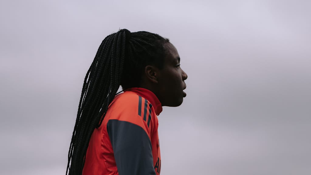 Edna Imade während einer Trainingseinheit der FC Bayern Frauen.