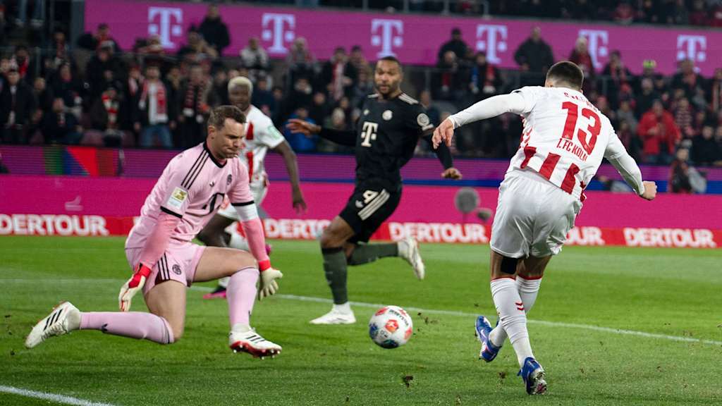 Manuel Neuer pariert den Schuss von Said El Mala im Bundesliga-Spiel des FC Bayern beim 1. FC Köln