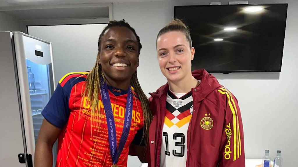 Edna Imade und Alara nach dem Nations League-Endspiel in Madrid.