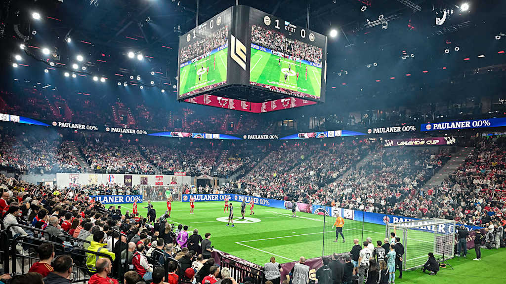 Blick in den SAP Garden während des Spiels des FC Bayern gegen Eintracht Frankfurt beim Legends Cup
