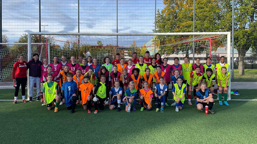 Nachwuchsspielerinnen beim Sichtungstraining der FC Bayern Frauen