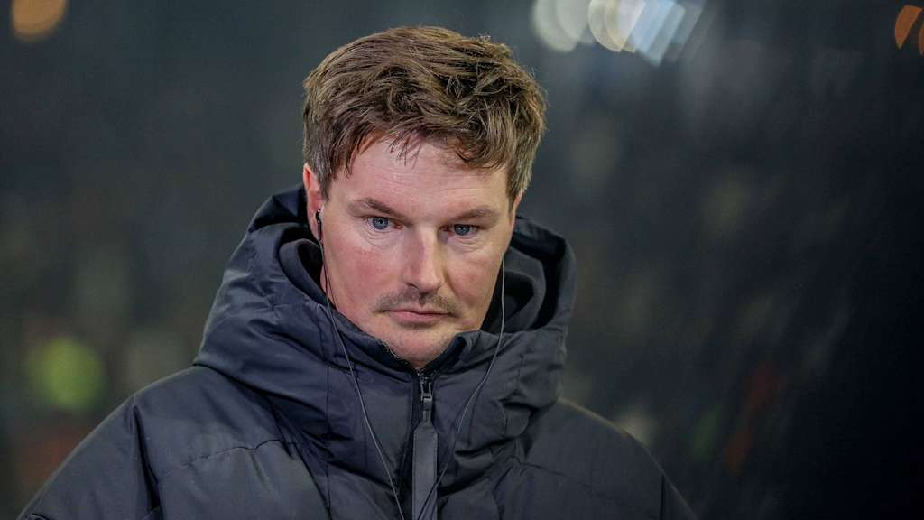 HSV-Trainer Merlin Polzin im Interview vor einem Bundesliga-Spiel