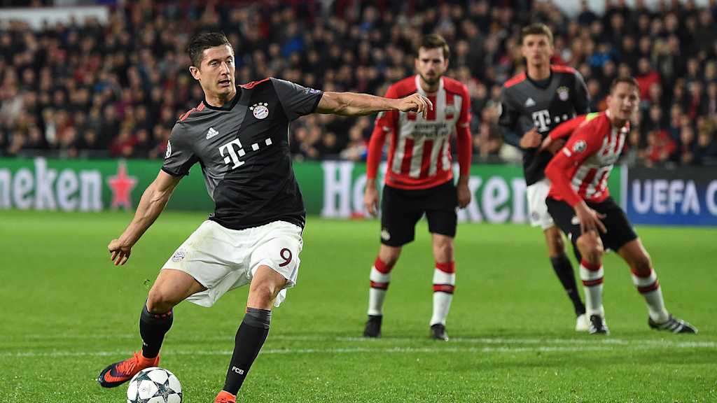 Robert Lewandowski taking a penalty in FC Bayern's Champions League match at PSV.