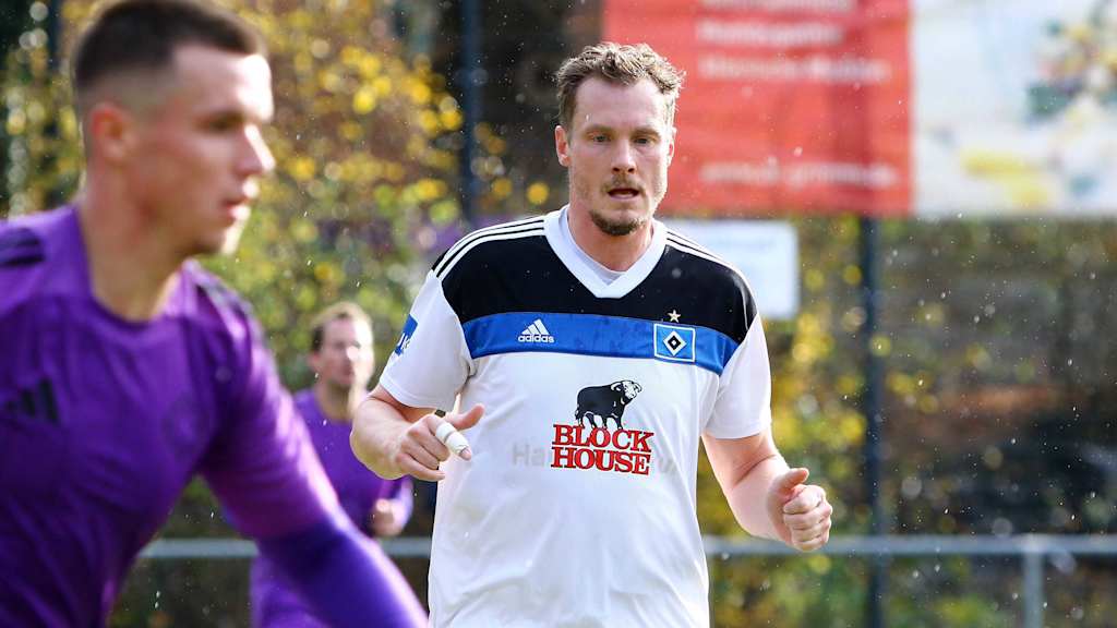 Marcell Jansen im weißen Trikot für den HSV III.