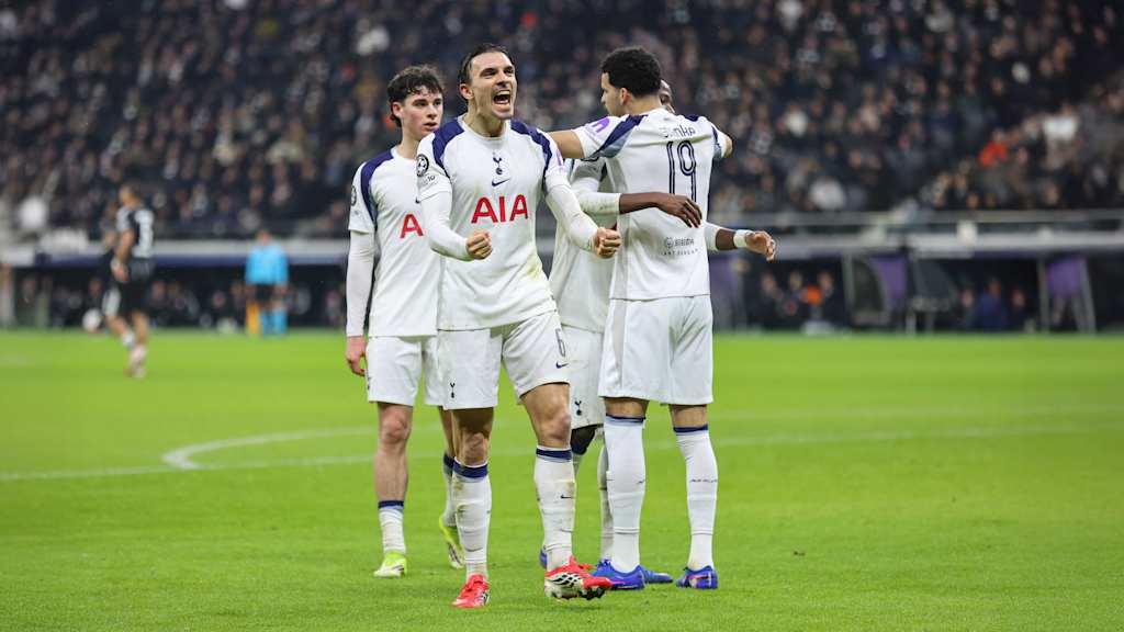 João Palhinha jubelt im Trikot von Tottenham Hotspurs.