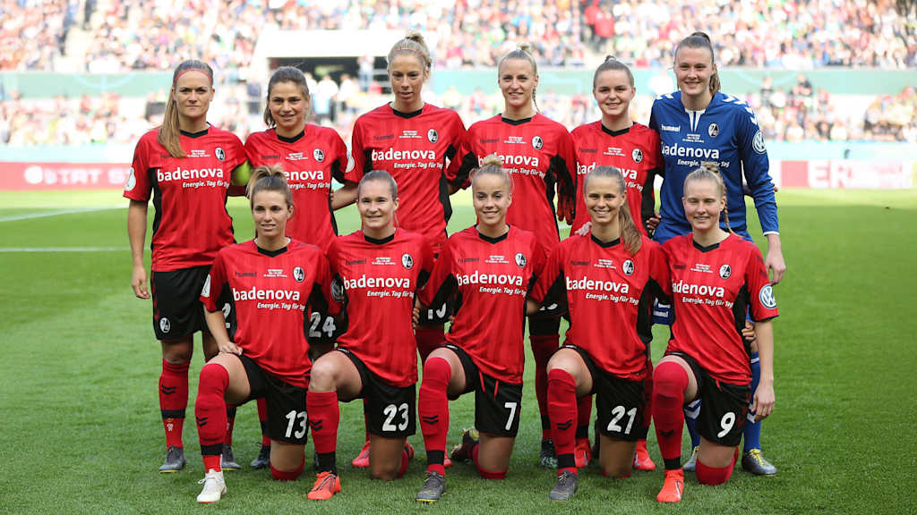 Die Frauen des SC Freiburg vor dem DFB-Pokal-Finale 2019.
