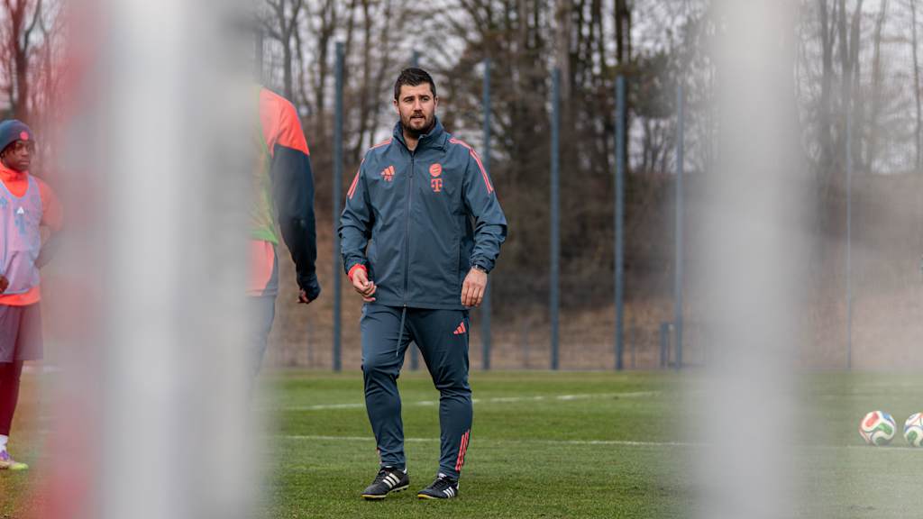 Peter Gaydarov im Training der FC Bayern U19.